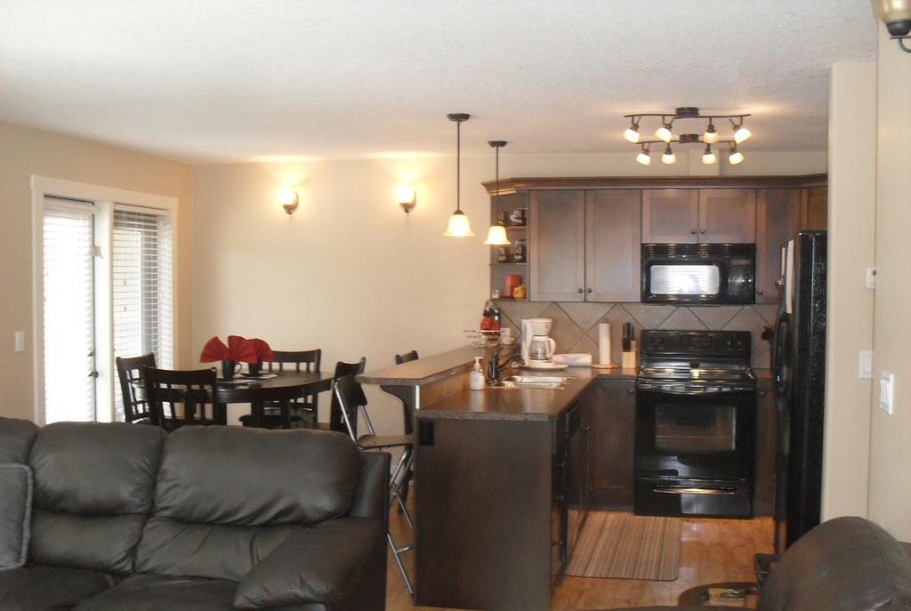 Mountain View Radium Condo - Copper Horn Village Radium Hot Springs Exterior foto